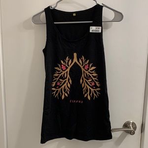 Sleeveless black yoga tank
